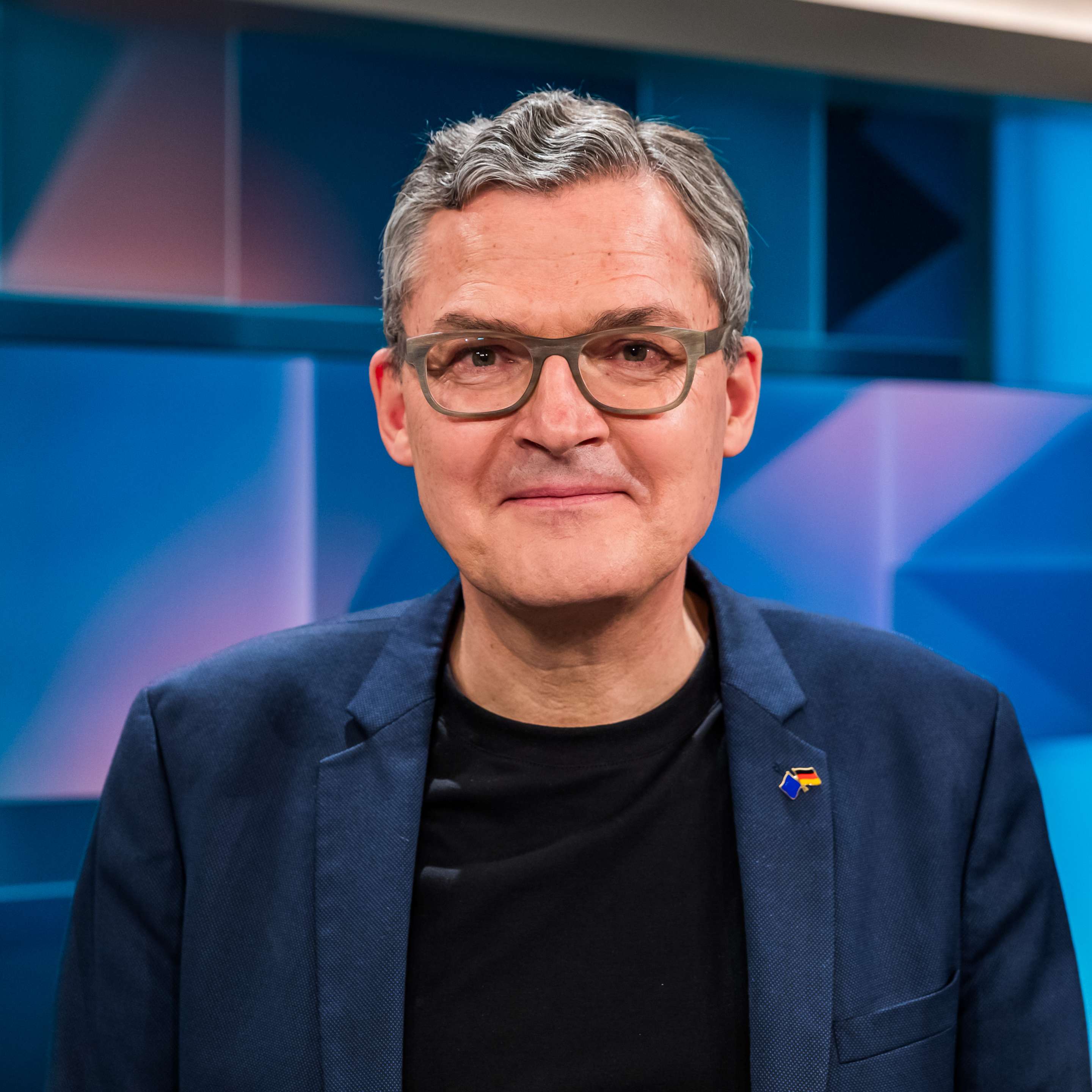 Politik hautnah: Roderich Kiesewetter MdB liest aus seinem Buch und spricht über aktuelle Herausforderungen, Weichenstellungen und Perspektiven.